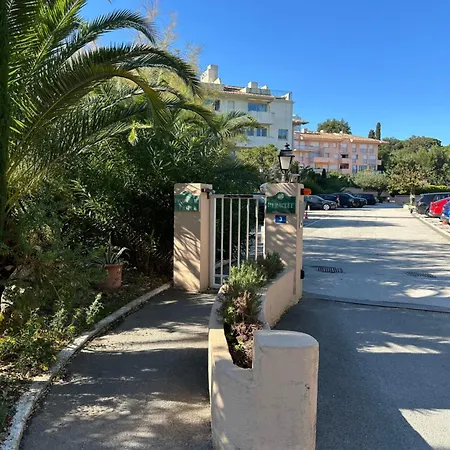 - 40 M2 Appartement *