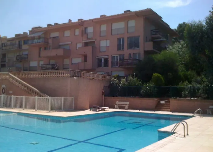 - 40 M2 * Saint-Tropez